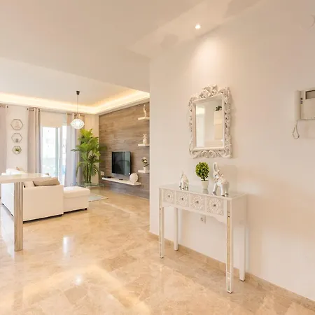 Apartamento Sunny With Communal Pool *
