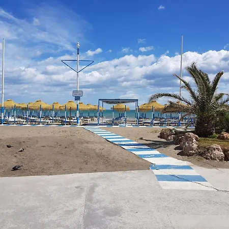 Apartamento Sunny With Communal Pool Torremolinos