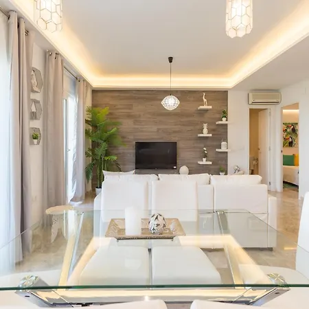 Apartamento Sunny With Communal Pool