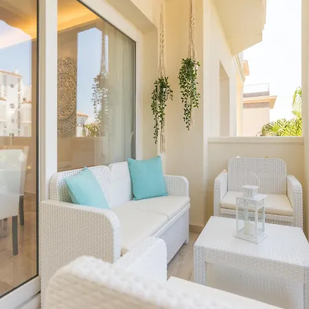 Apartment Sunny With Communal Pool