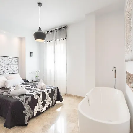 Sunny With Communal Pool Apartment *