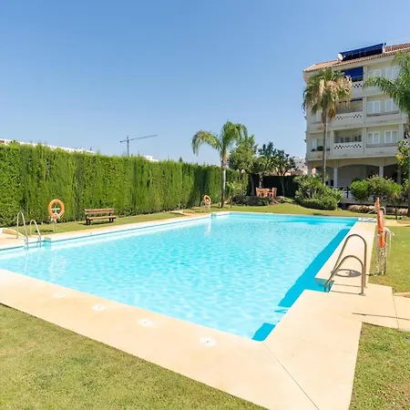 Sunny With Communal Pool Apartment Torremolinos